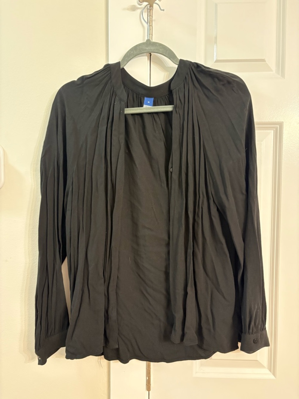 Old Navy Black Pleated Long-Sleeve Blouse
